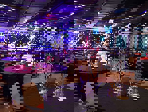 Legends Banquet, Dancefloor, Stage (1)